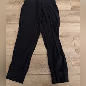 Lululemon align joggers cropped length